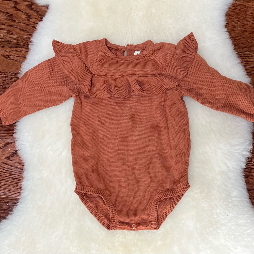 Fin & Vince rust ruffle sweater romper. 2/3. EUC